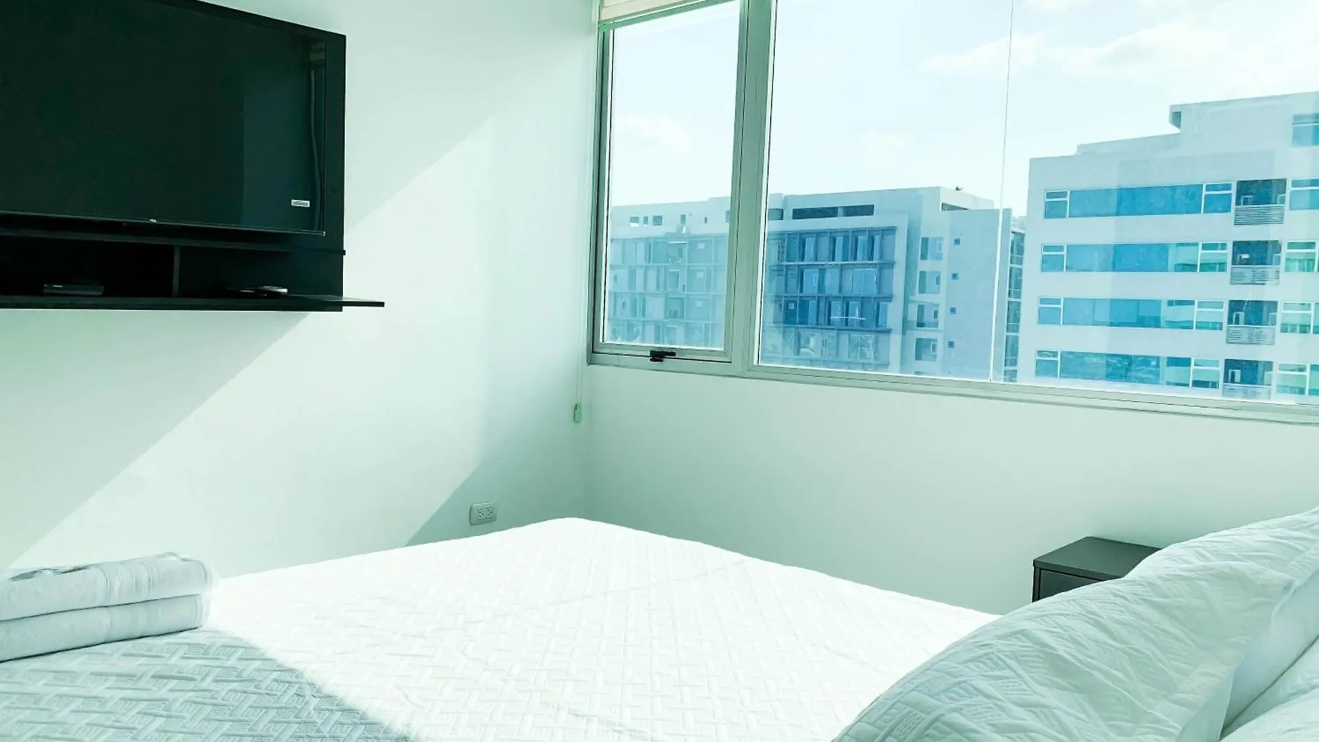 Departamento 2 Habitaciones Frente Al Moll Del Sol Guayaquil