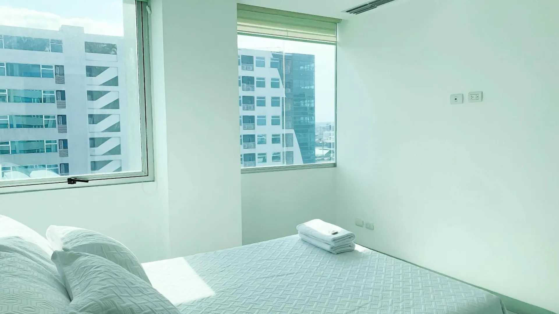 Departamento 2 Habitaciones Frente Al Moll Del Sol Guayaquil 0*,